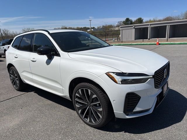 2026 Volvo XC60 B5 Ultra Dark AWD's photo