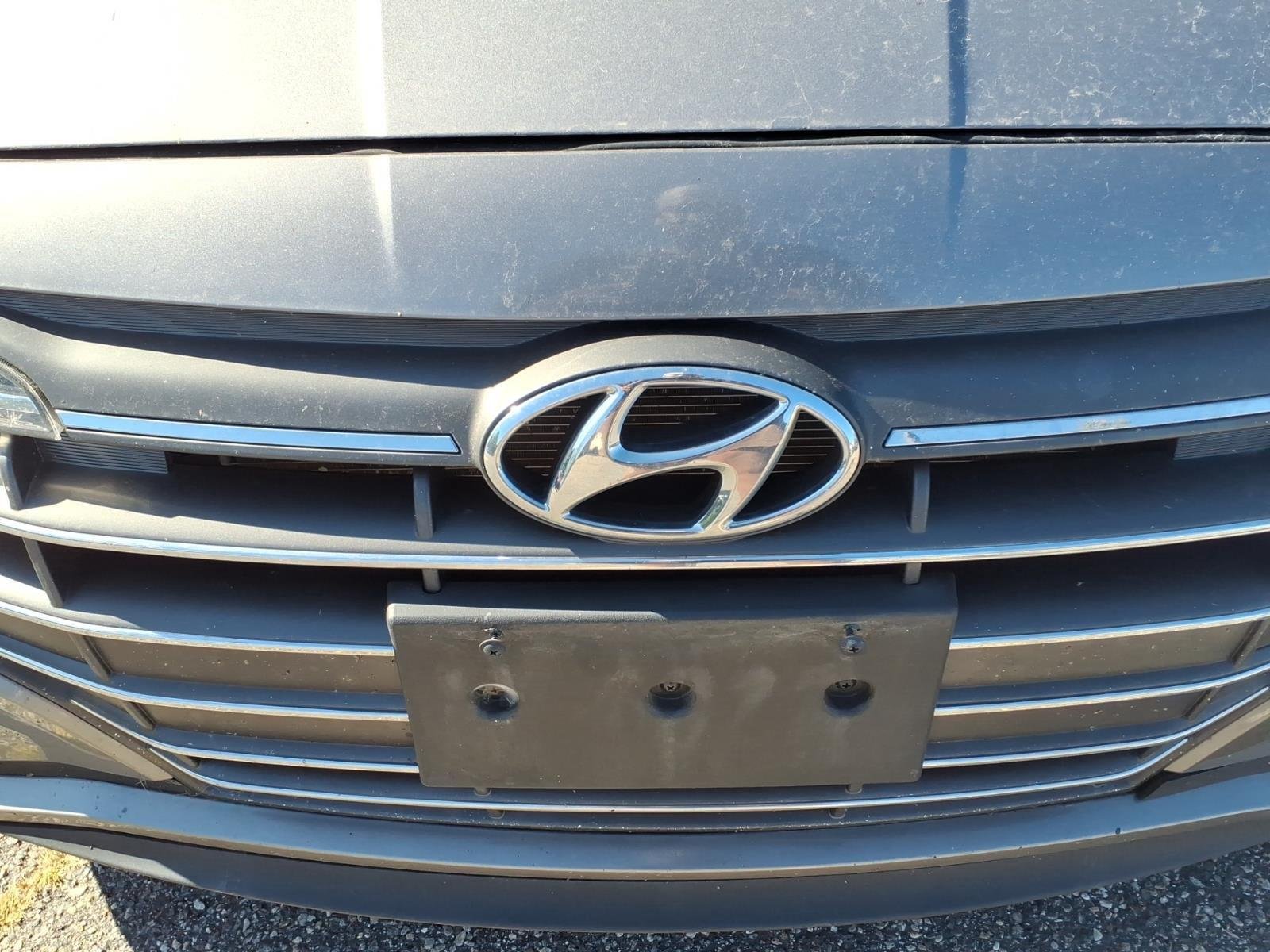 Used 2020 Fluid Metal Hyundai SE image 11