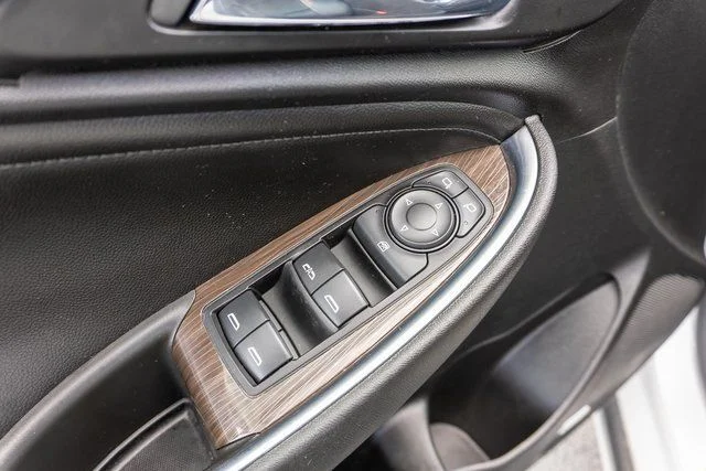 Used 2018 White Chevrolet Premier image 21