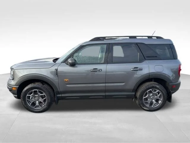 Used 2022 Gray Ford Badlands image 2