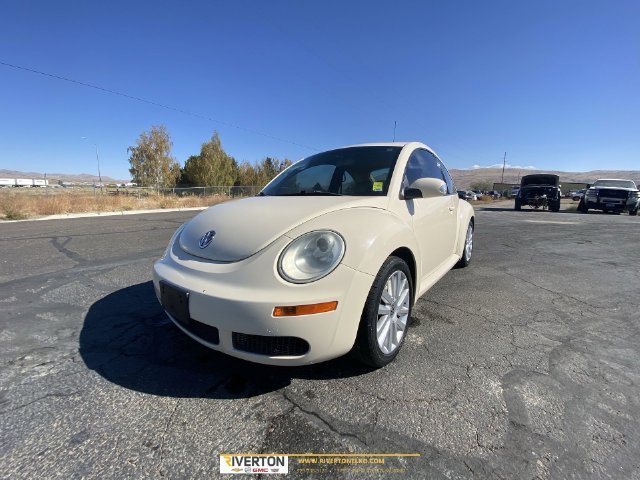 Used 2008 Yellow Volkswagen S image 1