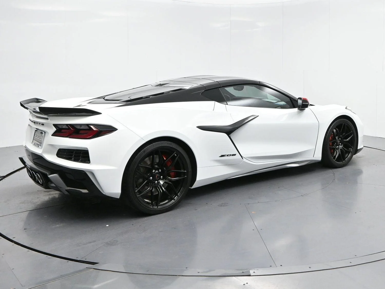 Used 2023 Arctic White Chevrolet 2LZ image 7