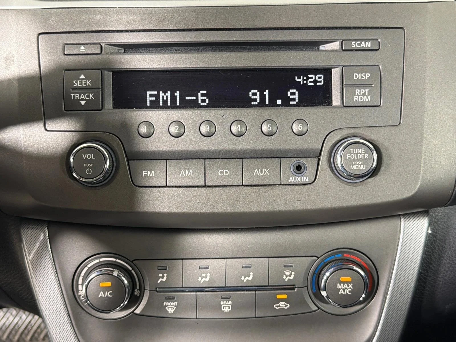 Used 2014 Black Nissan SR image 28