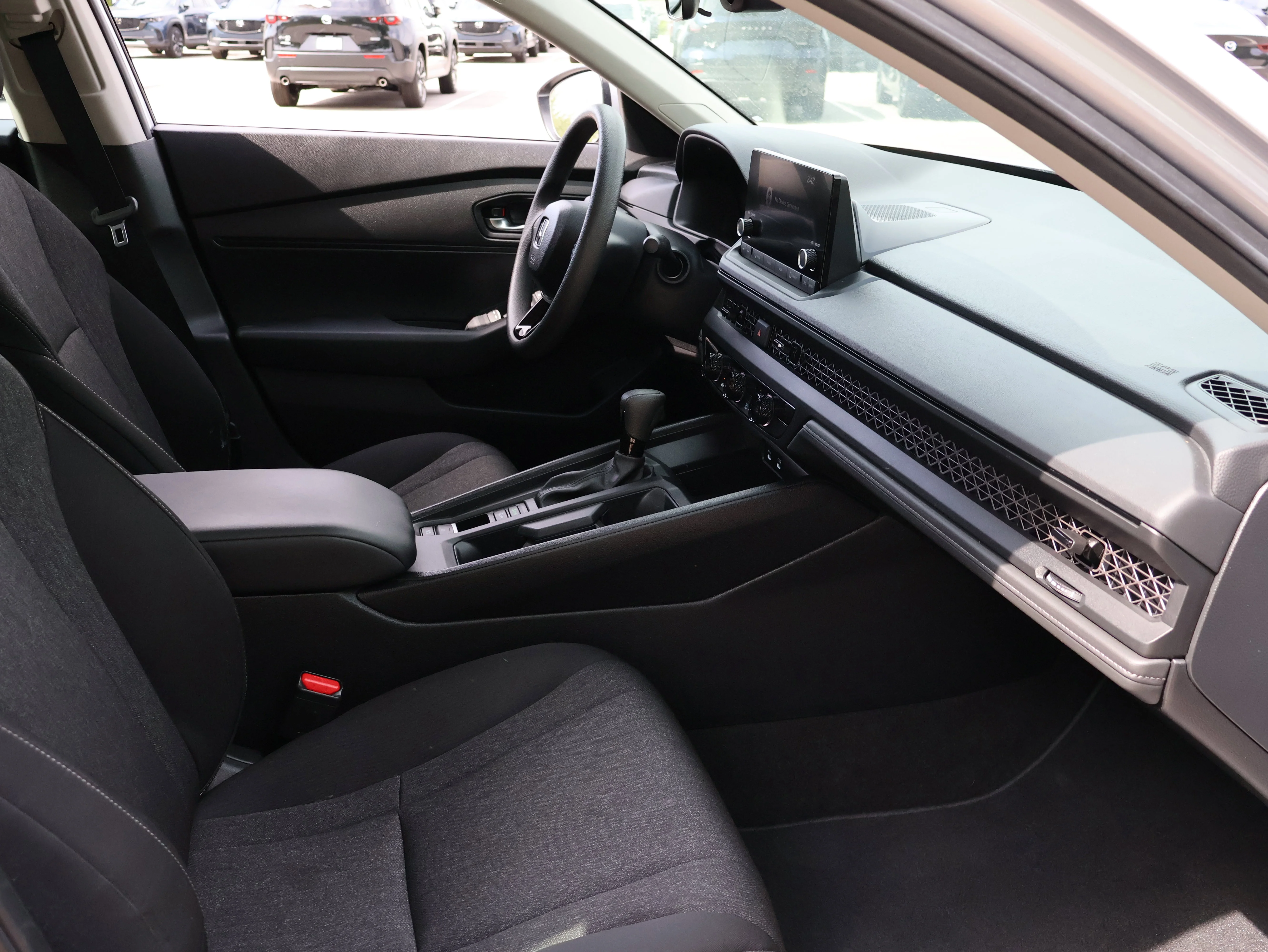 Used 2025 Solar Silver Metallic Honda LX image 7