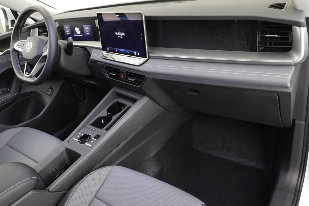 New 2026 Pure White Volkswagen 2.0T SE image 21