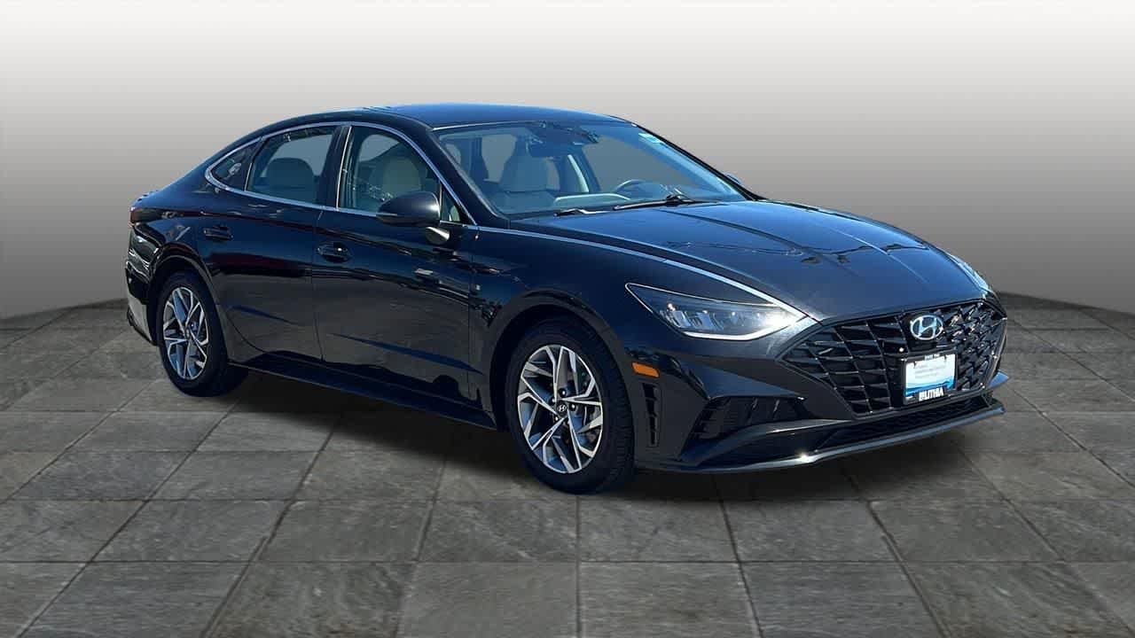 Certified Used 2023 Onyx Black Hyundai SEL image 3