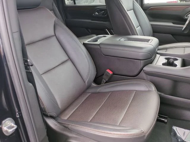 Used 2024 Midnight Blue Metallic Chevrolet High Country image 25