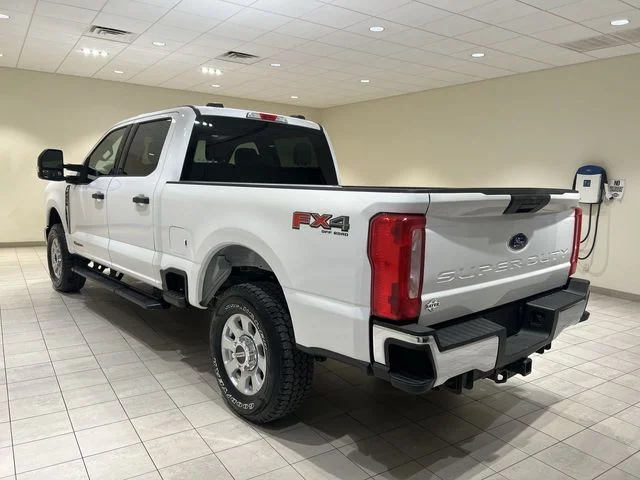 Certified Used 2024 Oxford White Ford XLT image 3