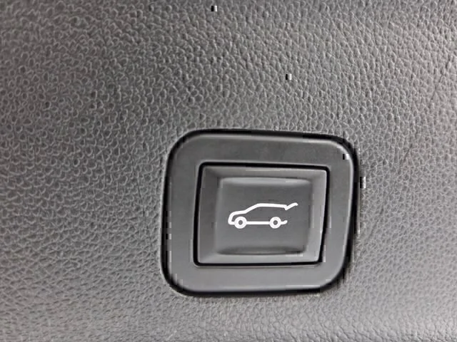 Used 2025 Black Chevrolet Z71 image 13