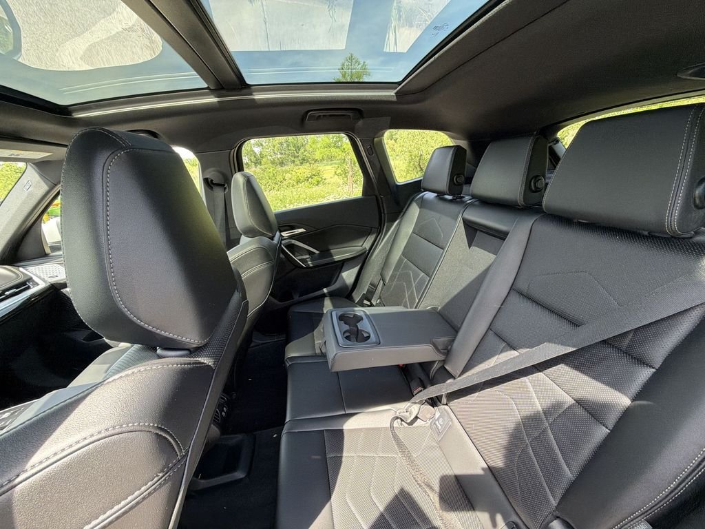 Used 2025 Silver BMW xDrive28i image 25