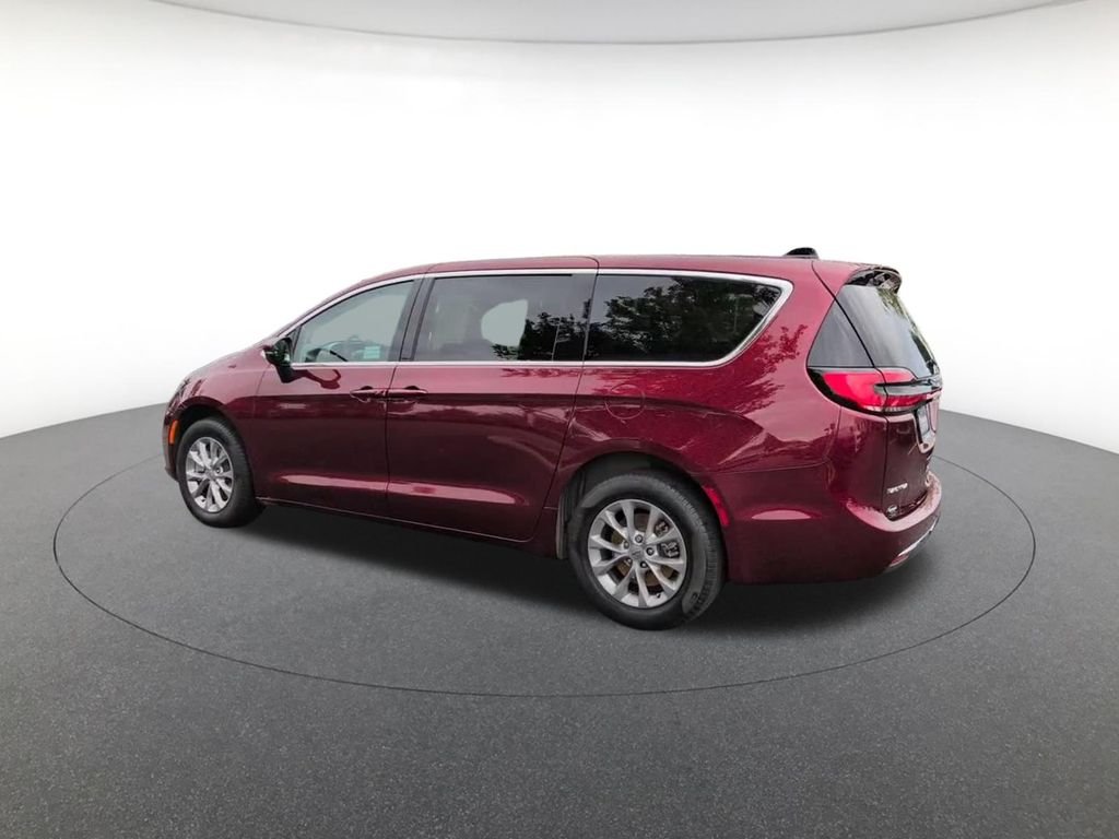 Certified Used 2023 Velvet Chrysler Touring L image 11