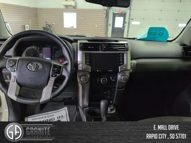 Used 2022 White Toyota SR5 image 13
