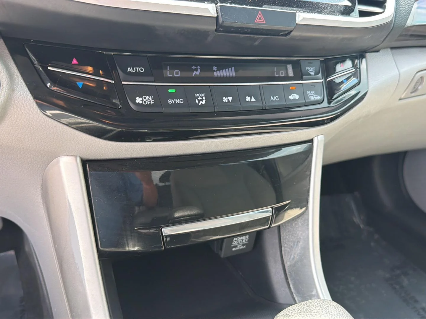Used 2016 Lunar Silver Metallic Honda EX image 24