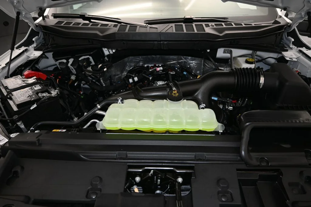 New 2026 Oxford White Ford XLT image 11
