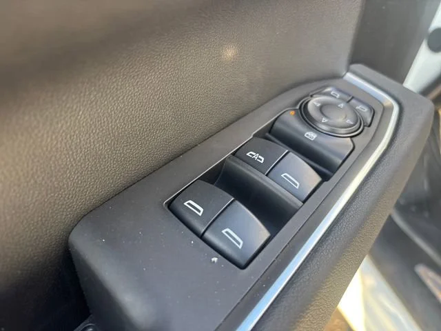 New 2026 Summit White GMC SLE image 18