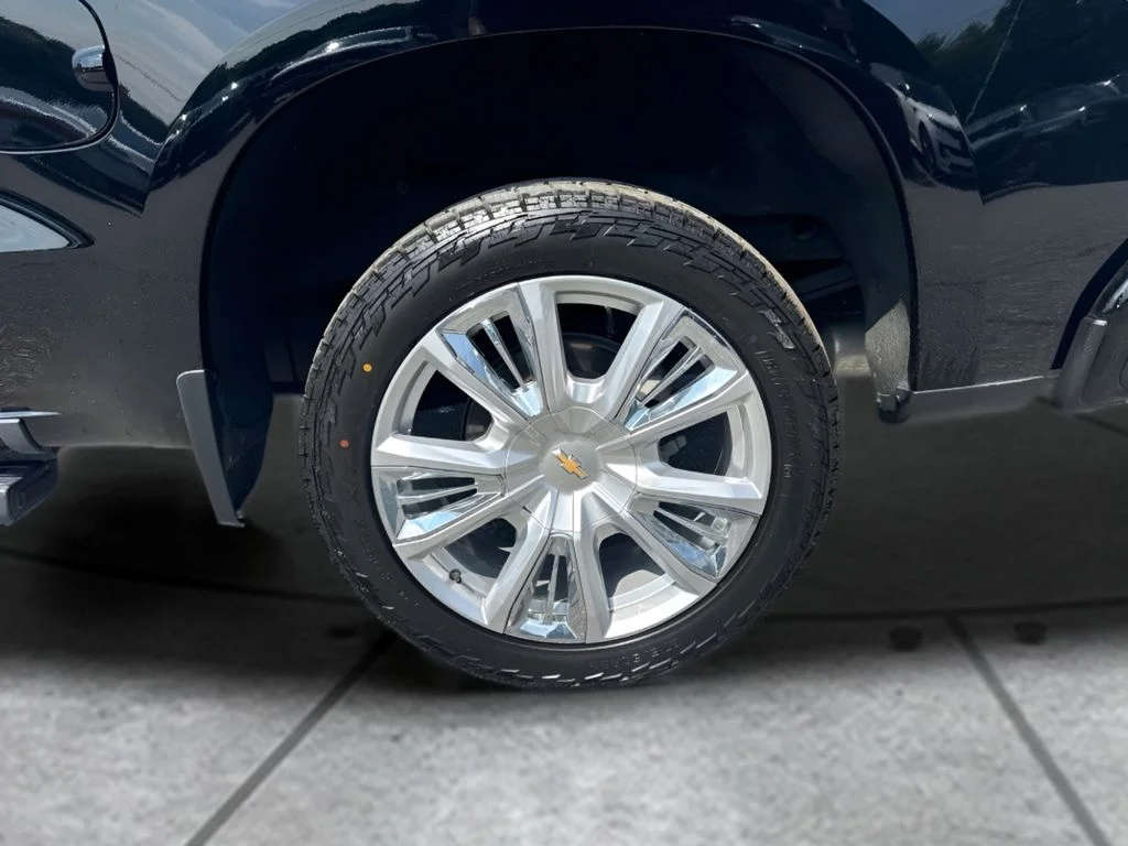 Used 2023 Black Chevrolet High Country image 23