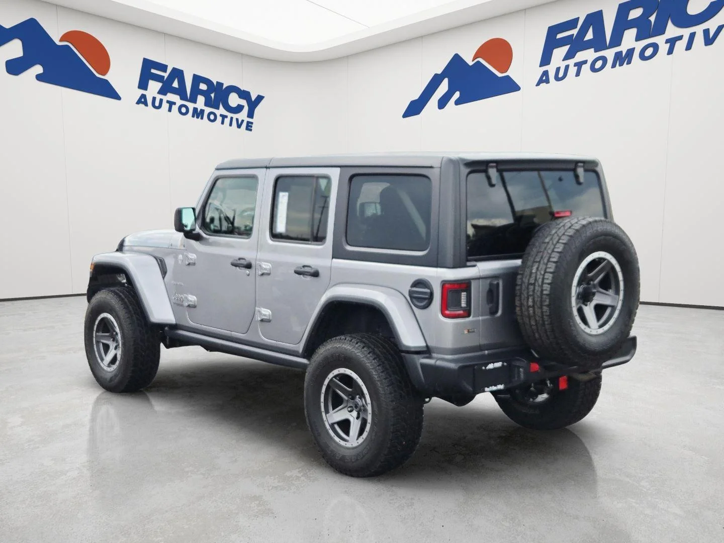 Used 2020 Billet Silver Metallic Jeep Sahara image 7