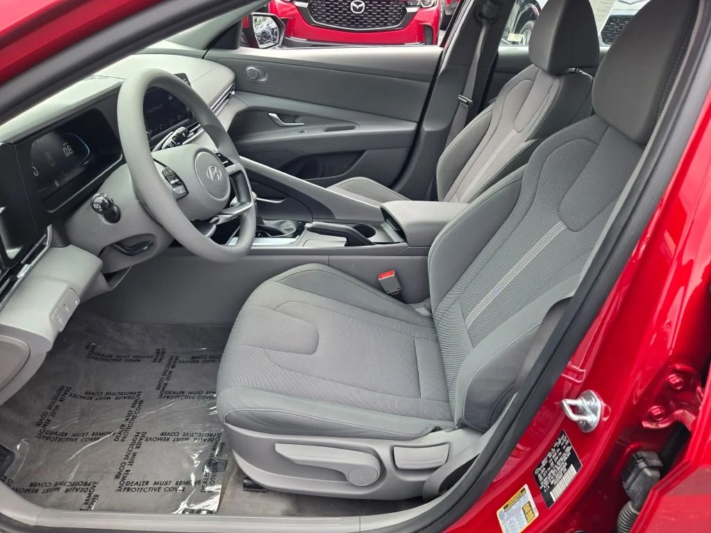 Used 2025 Red Hyundai SE image 19