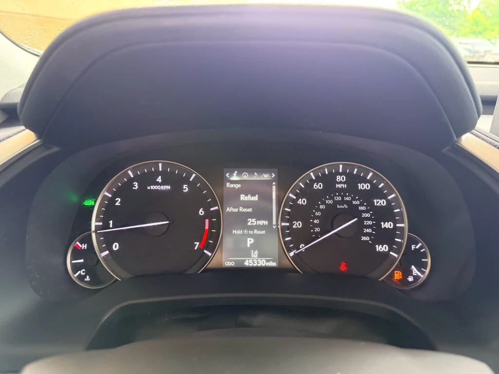 Used 2022 Atomic Silver Lexus  image 17