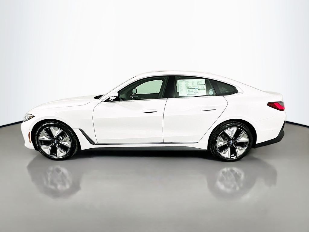 Used 2026 Alpine White BMW xDrive40 image 8