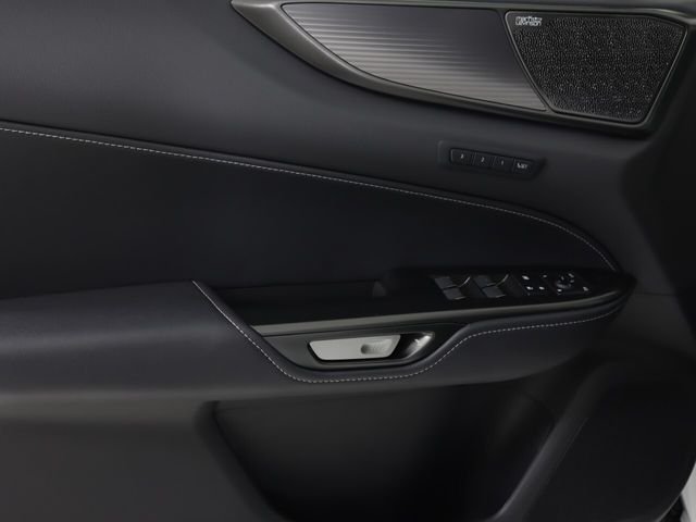 2026 Lexus NX 350 F-Sport - Photo 11