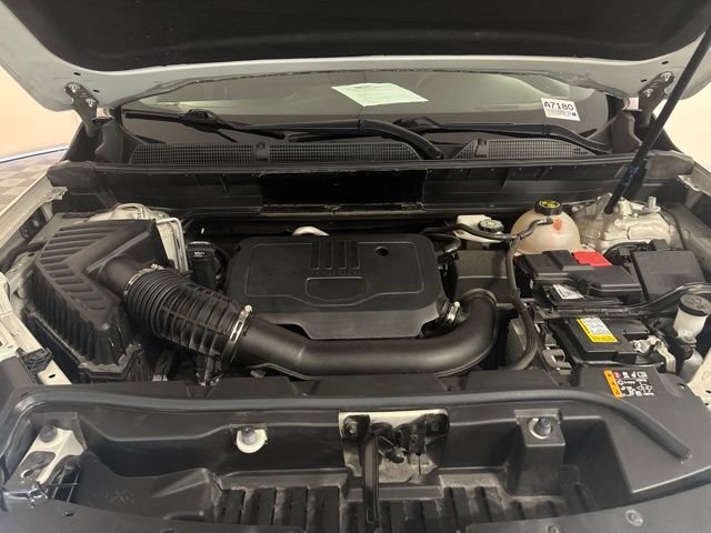 Used 2023 Light Stone Metallic GMC SLE image 43