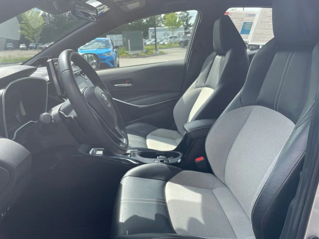 2023 Toyota Corolla Hatchback XSE - Photo 13