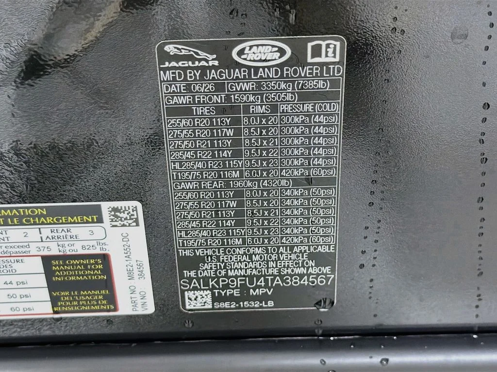 New 2026 Santorini Black Land Rover SE image 34