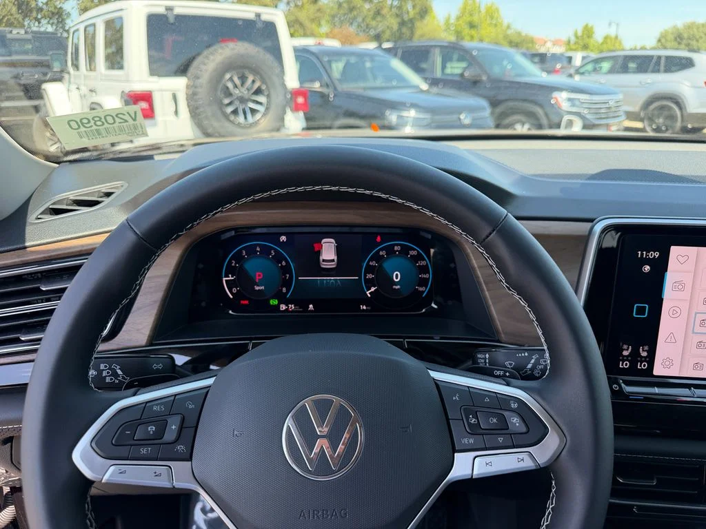 New 2026 Deep Black Pearl Volkswagen 2.0T SE image 14