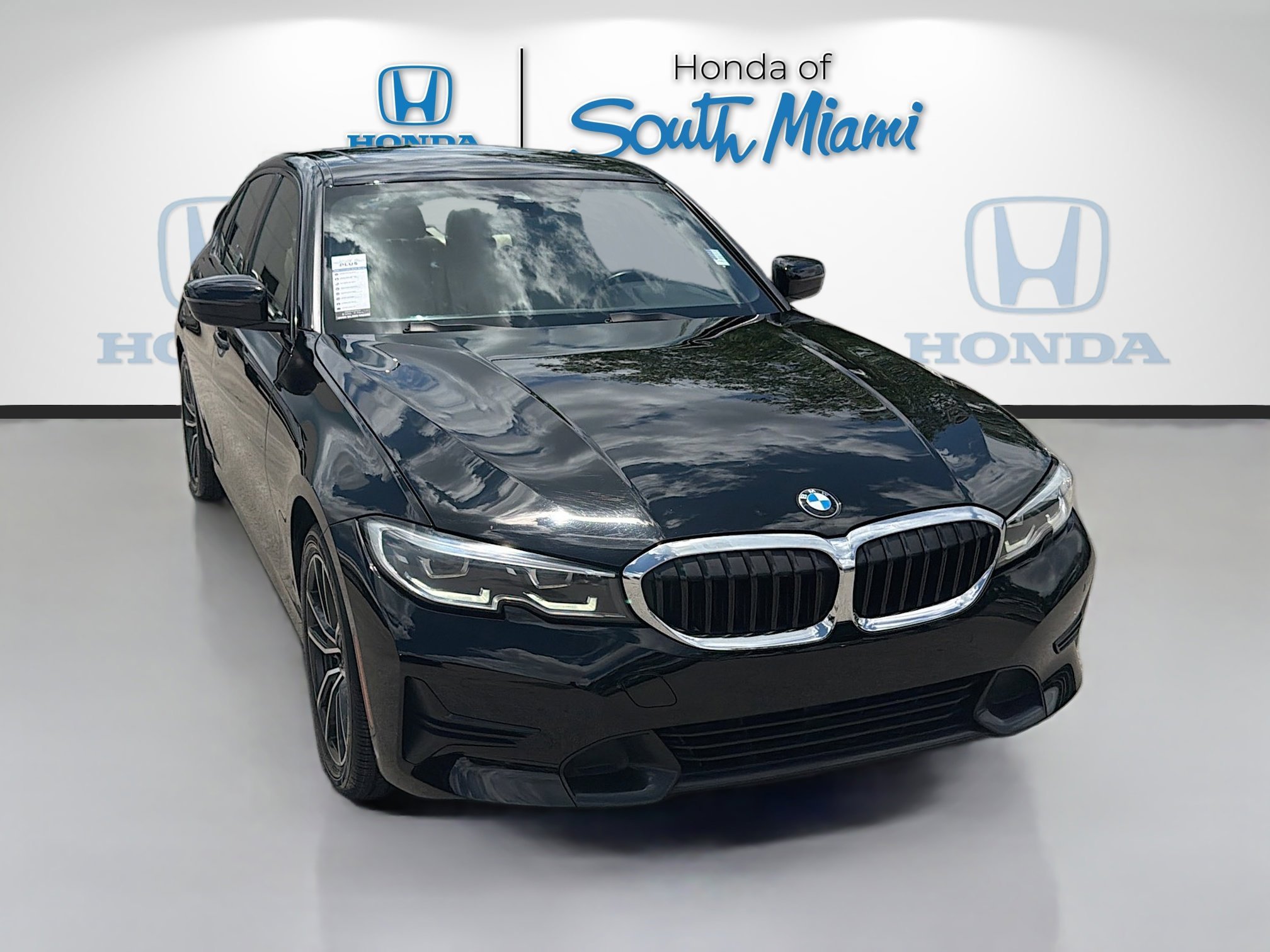 2022 BMW 3 Series 330i Sedan's photo