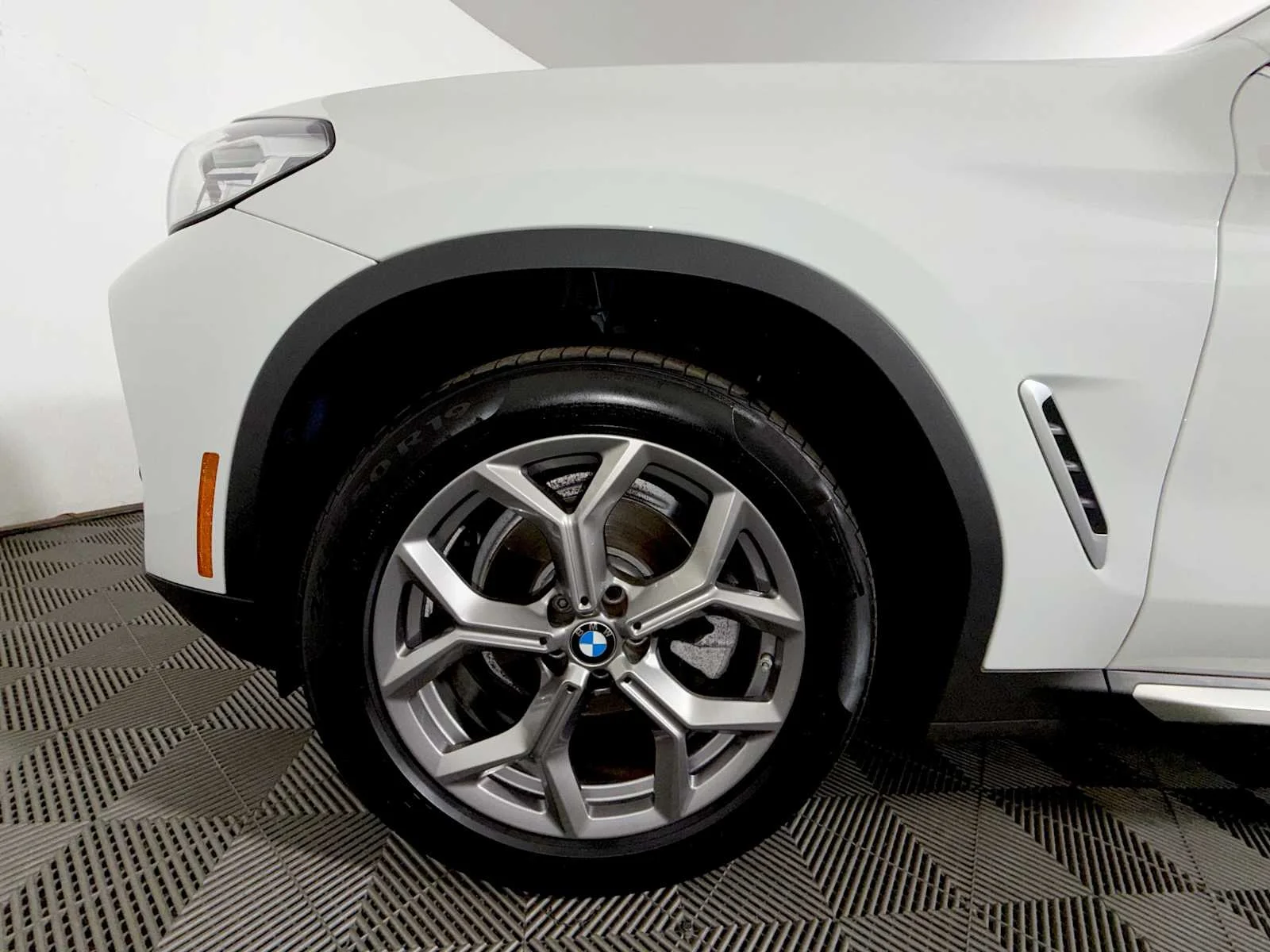 Certified Used 2024 Alpine White BMW xDrive30i image 8