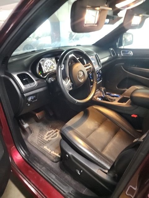 Used 2019 Red Jeep Altitude image 4