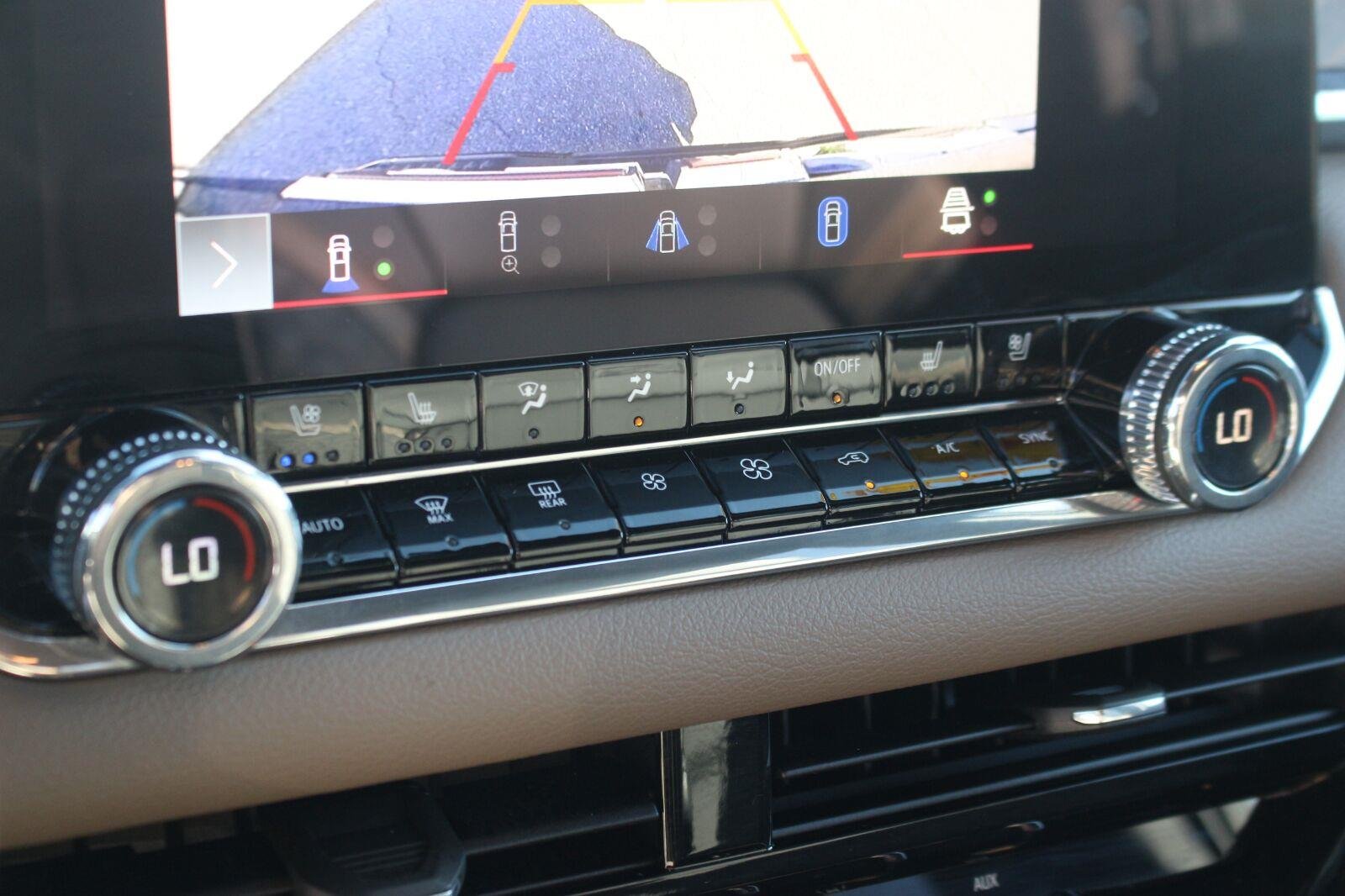 Used 2024 Onyx Black GMC Denali image 24