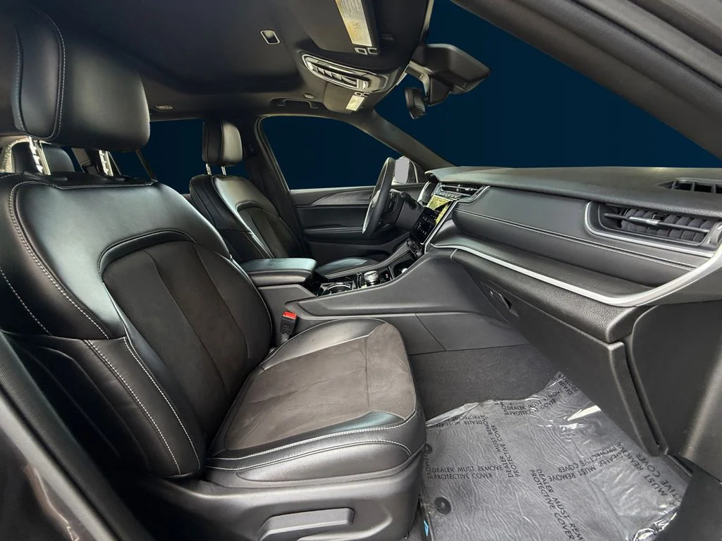 Used 2023 Gray Jeep Altitude X image 17