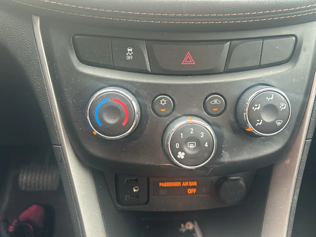 Used 2020 Mosaic Black Metallic Chevrolet LT image 16