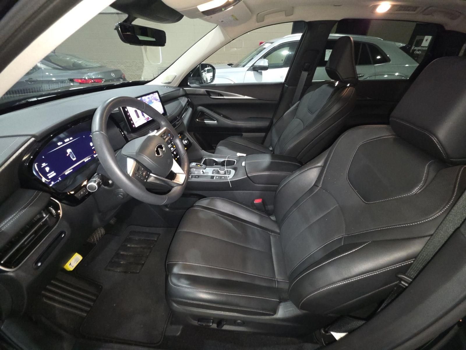 Certified Used 2026 Black INFINITI LUXE image 6