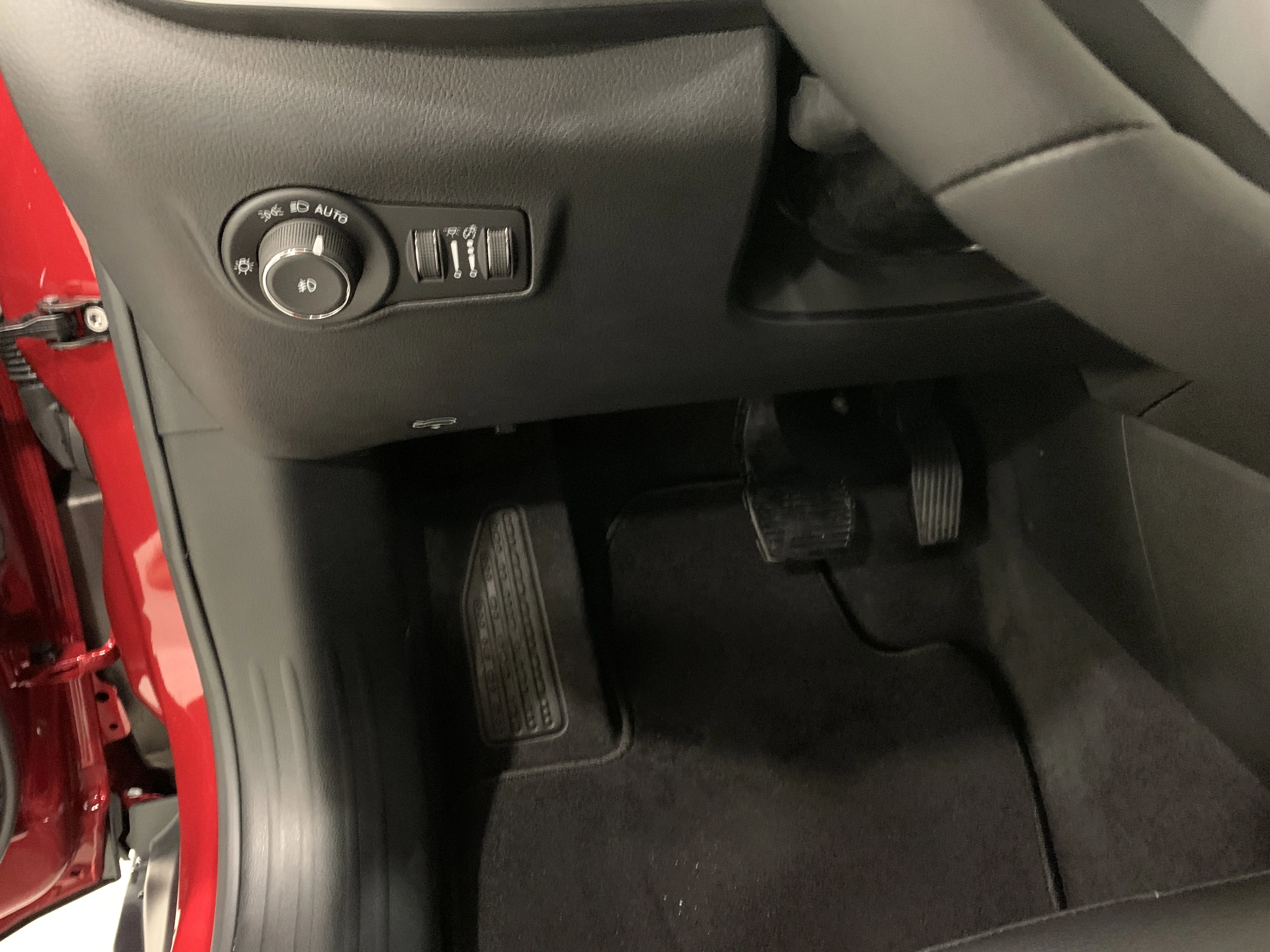 New 2026 Red Hot Pearl Jeep North image 15