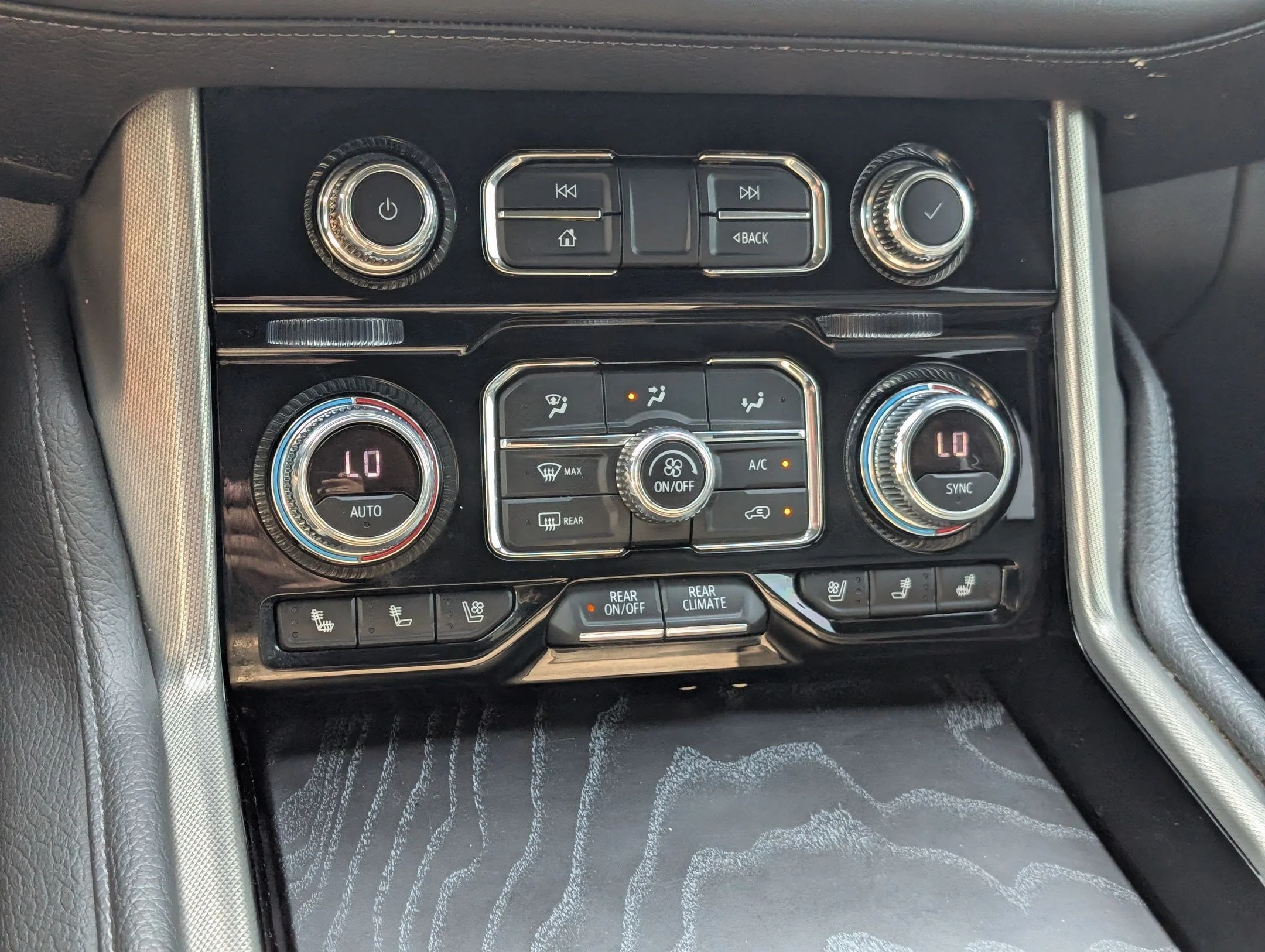 Used 2021 Onyx Black GMC Denali image 22