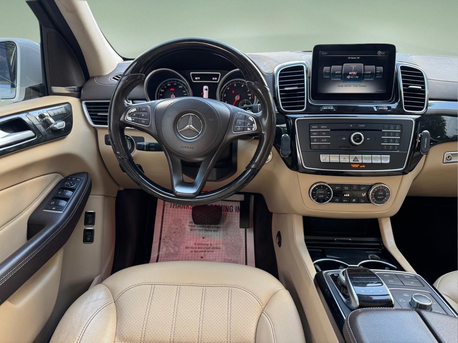 Used 2017  MERCEDES-BENZ TRUCK  image 18