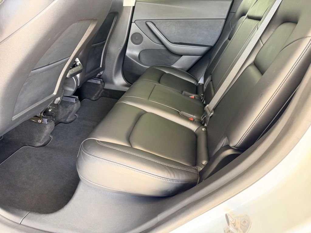 Used 2021  Tesla Long Range image 28