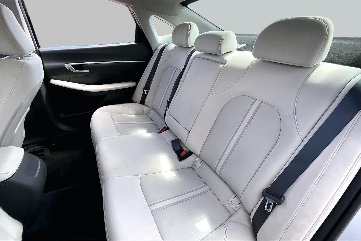 Used 2025 Aero Silver Hyundai SEL image 20