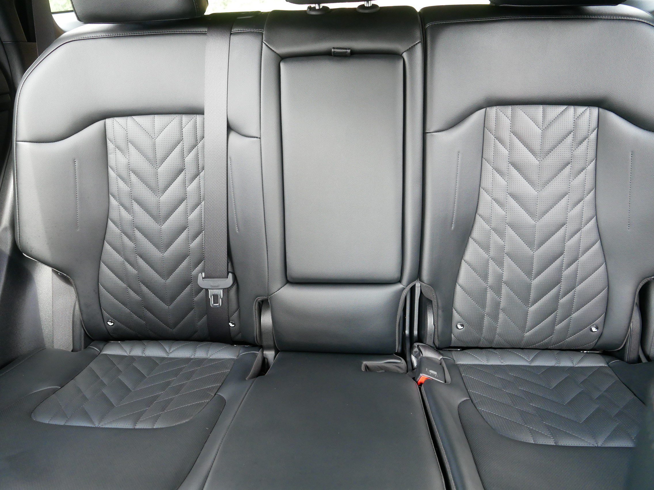 Used 2023 Wolf Gray Kia X-Line image 13