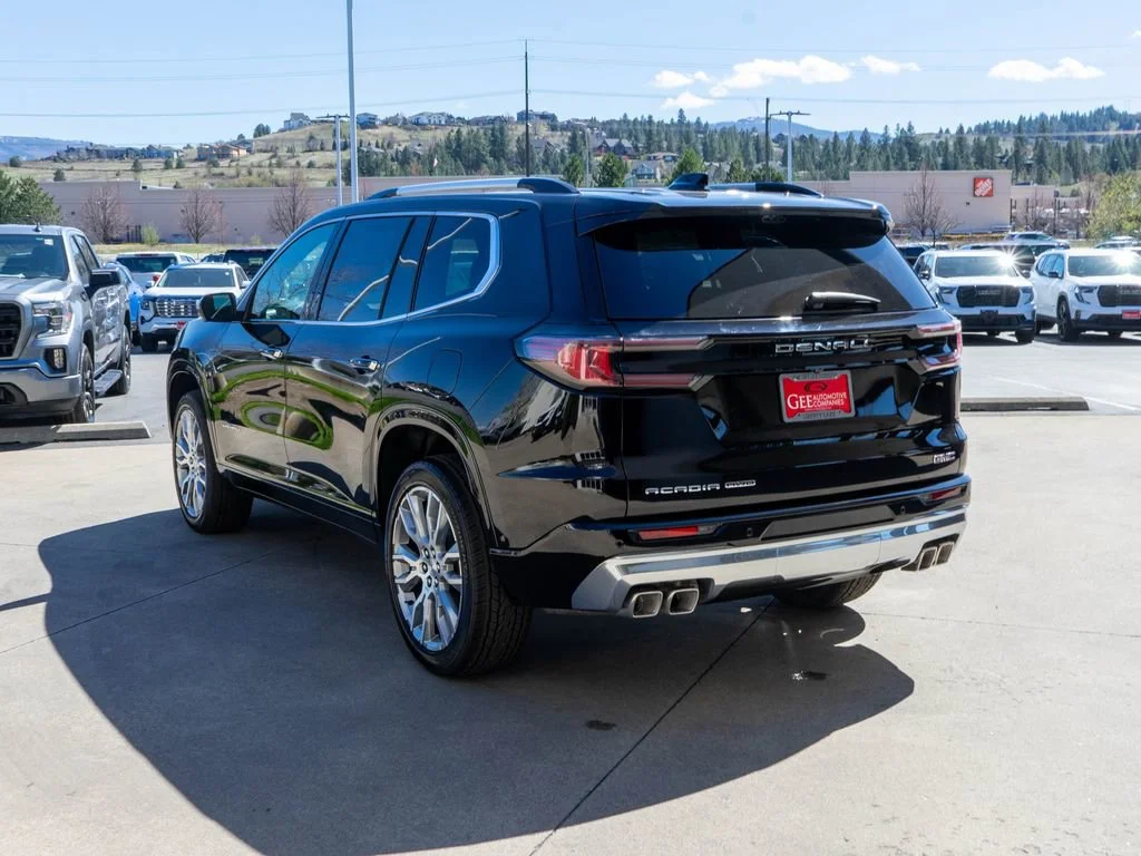 2026 GMC Acadia Denali - Photo 5