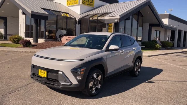 Used 2025 Gray Hyundai SEL image 6