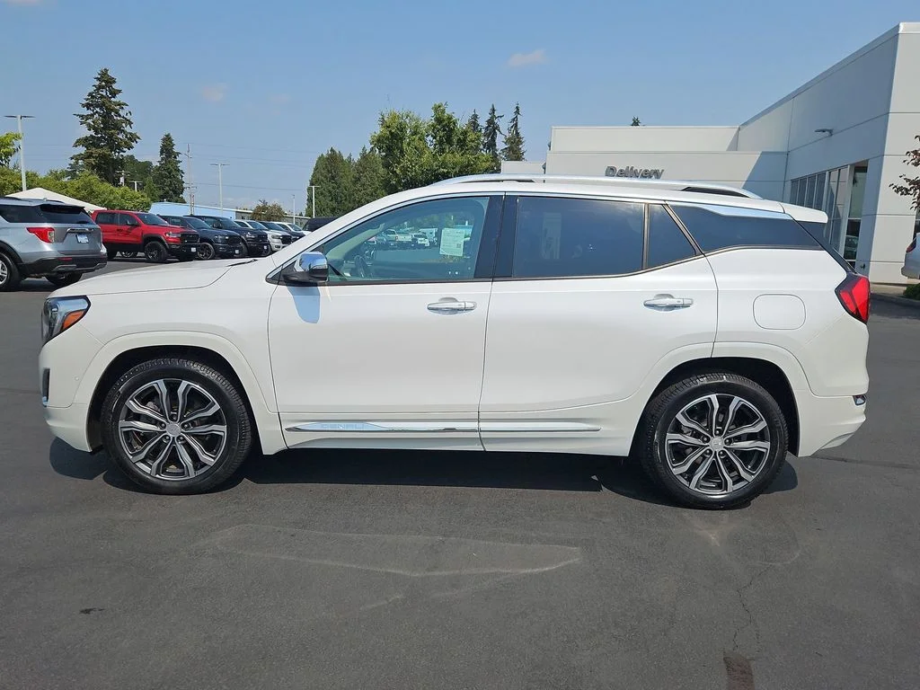 Used 2020 White Frost Tricoat GMC Denali image 3