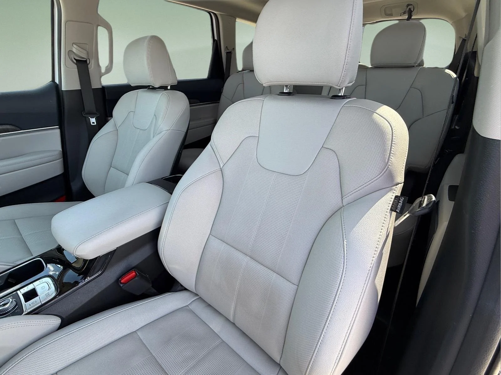 Used 2023 Glacial White Pearl Kia SX image 19