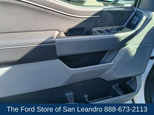 Used 2025 Oxford White Ford XLT image 9