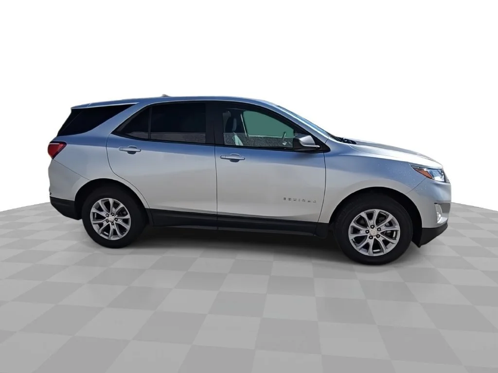 2020 Chevrolet Equinox LS - Photo 9