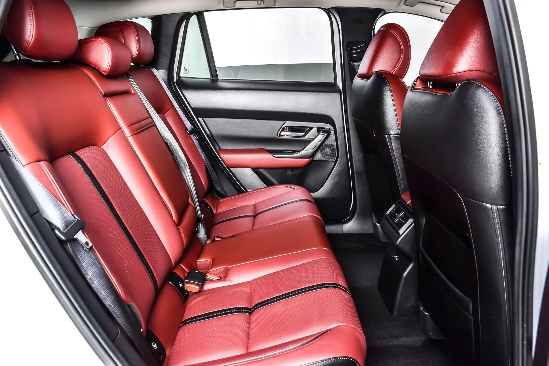 Used 2025 Pearl Mazda Premium Plus image 24