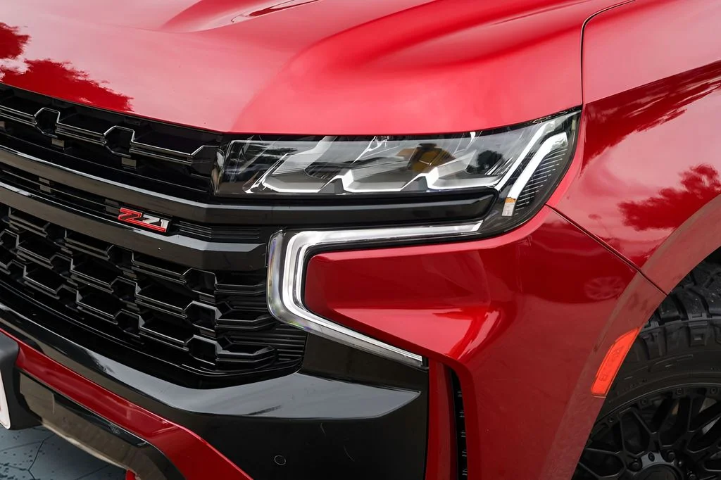 Used 2023 Red Chevrolet Z71 image 3